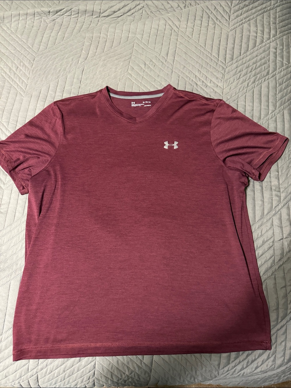 Under Armour Men's Maroon Short Sleeve V-Neck Performance Tee